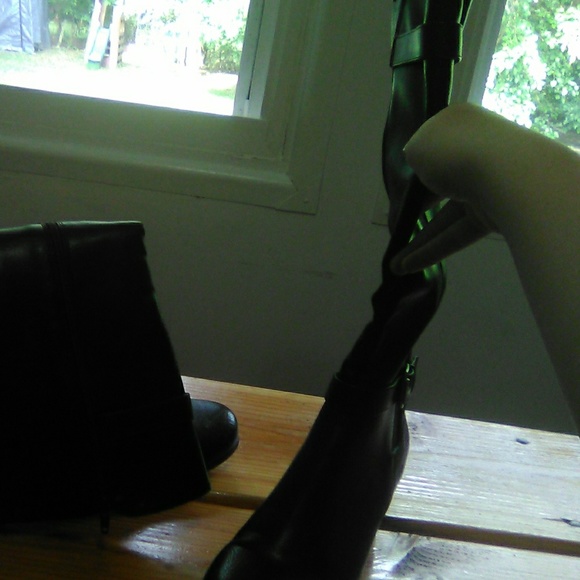 Boots - Picture 3 of 3